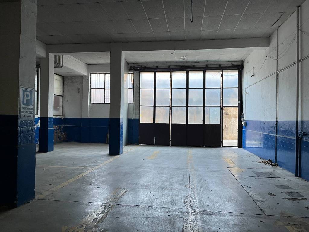 locale commerciale in affitto a Brescia in zona Volta
