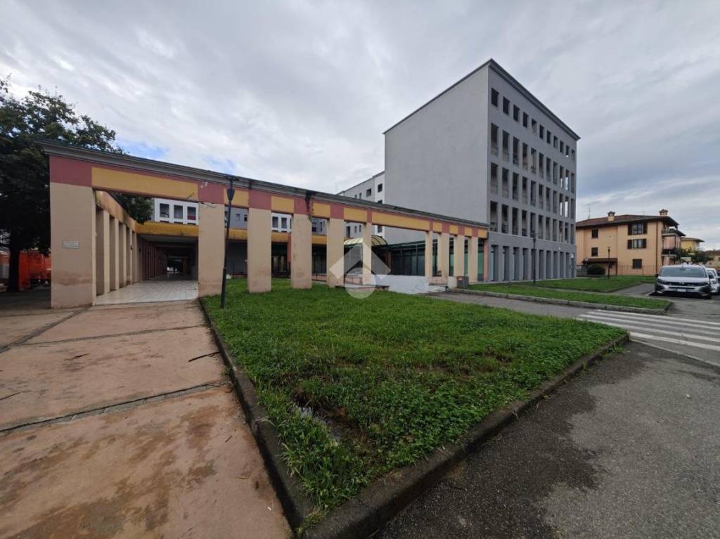 ufficio in affitto a Brescia in zona Quartiere Primo Maggio