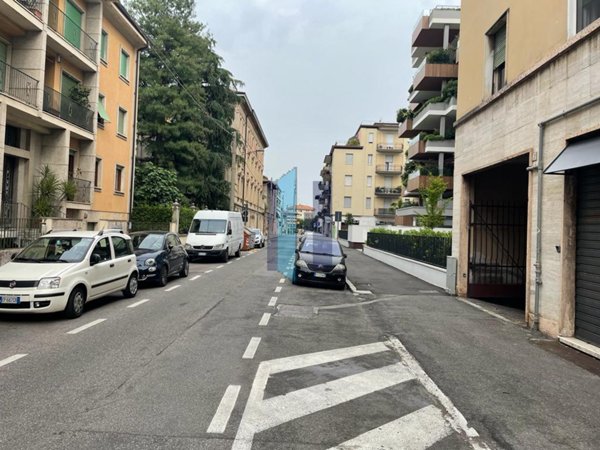 negozio in affitto a Brescia in zona Volta