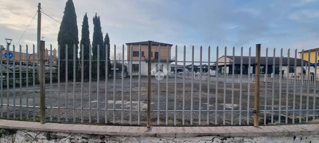 negozio in affitto a Brescia in zona Villaggio Violino