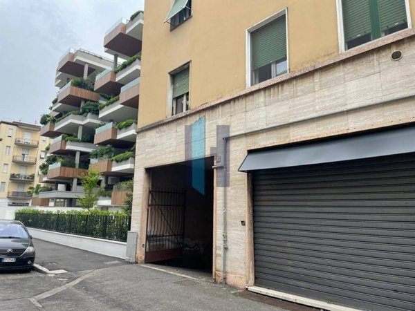 negozio in affitto a Brescia in zona Volta