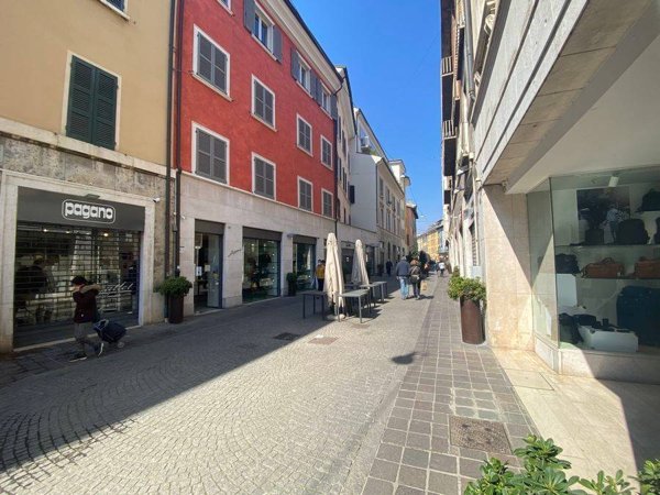 negozio in affitto a Brescia in zona Centro Storico