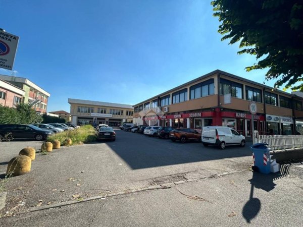 negozio in affitto a Brescia in zona Volta