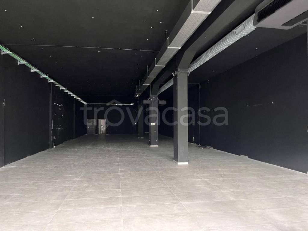 negozio in affitto a Brescia in zona Mompiano