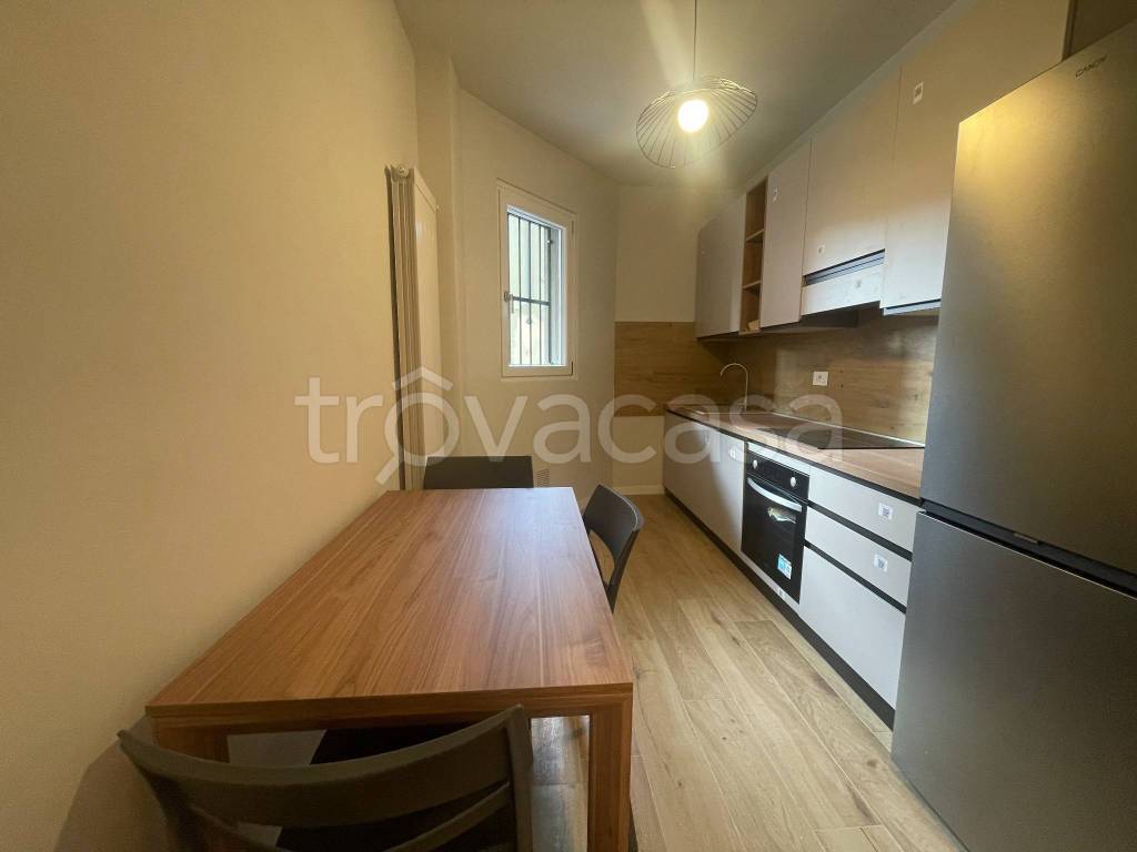 appartamento in affitto a Brescia in zona Crocifissa di Rosa