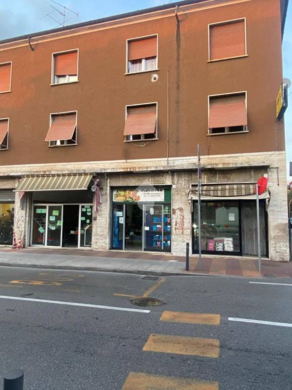 negozio in affitto a Brescia in zona Porta Milano