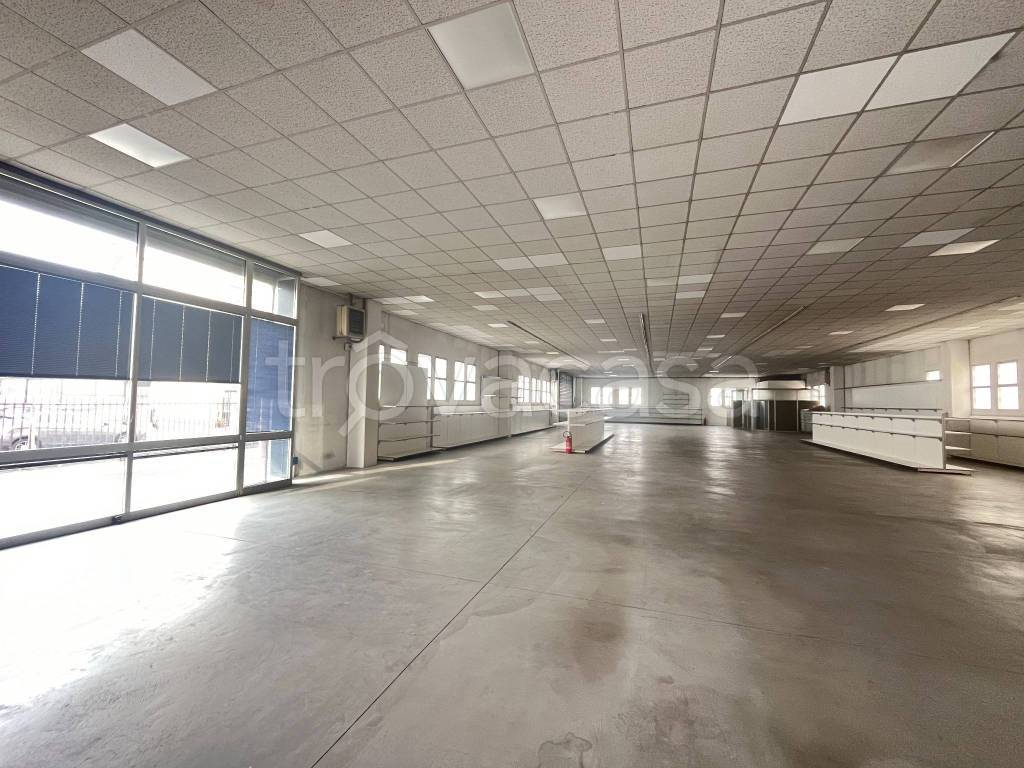 locale commerciale in affitto a Brescia in zona Chiesa Nuova