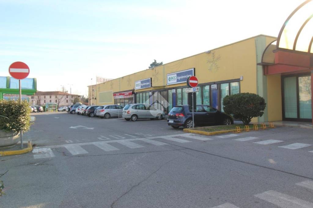 locale commerciale in affitto a Brescia in zona Don Bosco