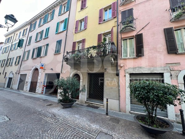 negozio in affitto a Brescia
