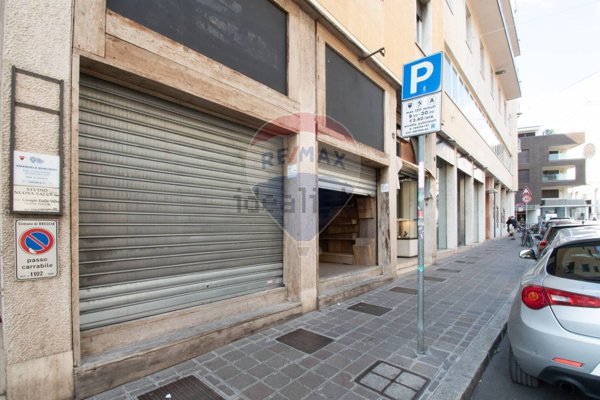 locale commerciale in affitto a Brescia