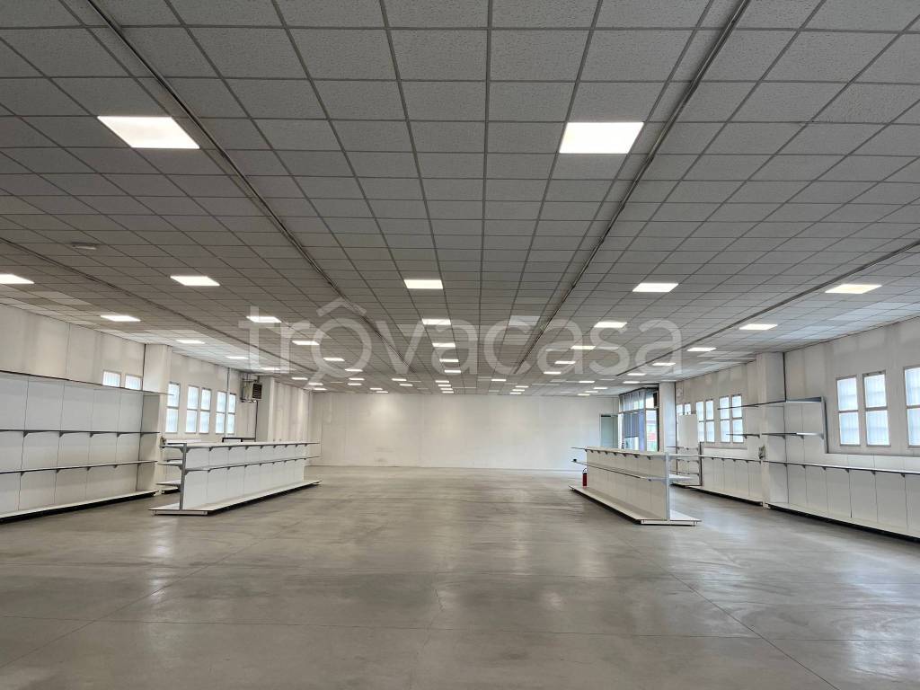 locale commerciale in affitto a Brescia in zona Chiesa Nuova