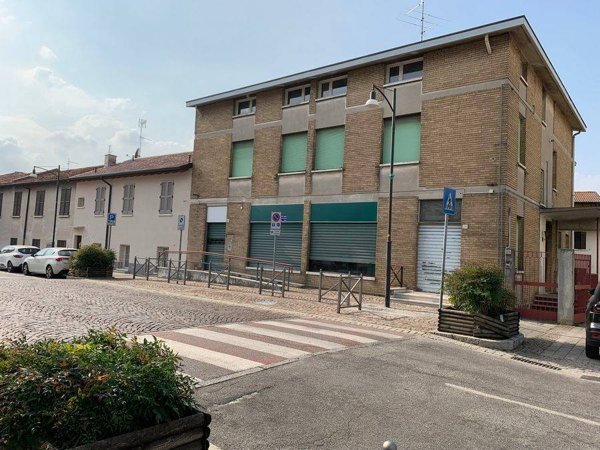 negozio in affitto a Brescia in zona Volta