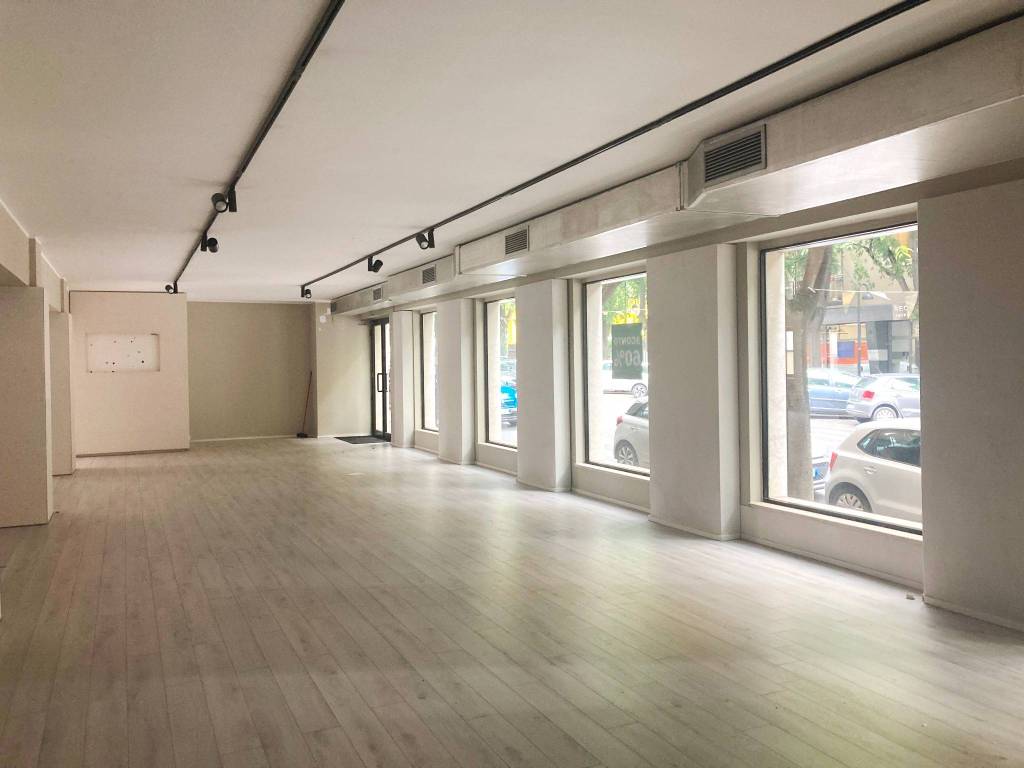 negozio in affitto a Brescia in zona Centro Storico