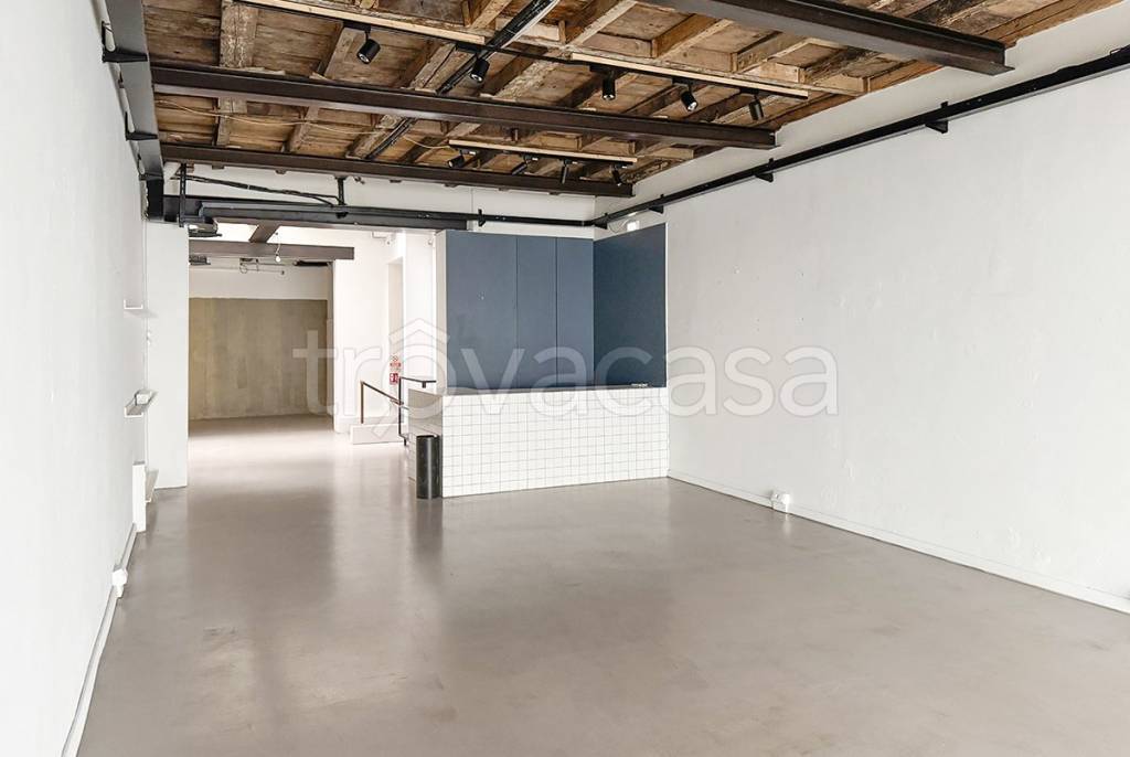 negozio in affitto a Brescia in zona Centro Storico