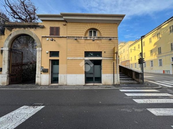 negozio in affitto a Brescia in zona Centro Storico