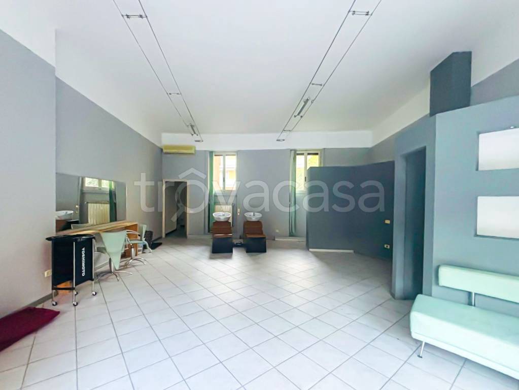 negozio in affitto a Brescia in zona Borgo Trento