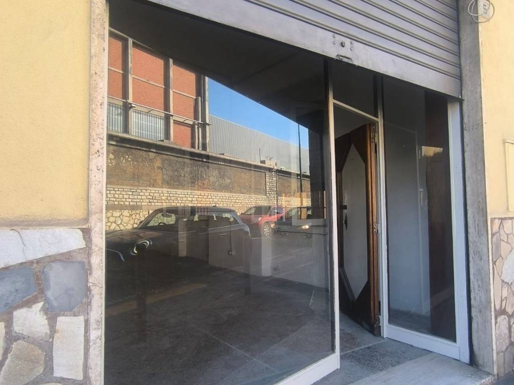 negozio in affitto a Brescia in zona Sant'Eustacchio
