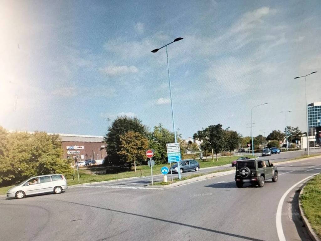 negozio in affitto a Brescia in zona Volta