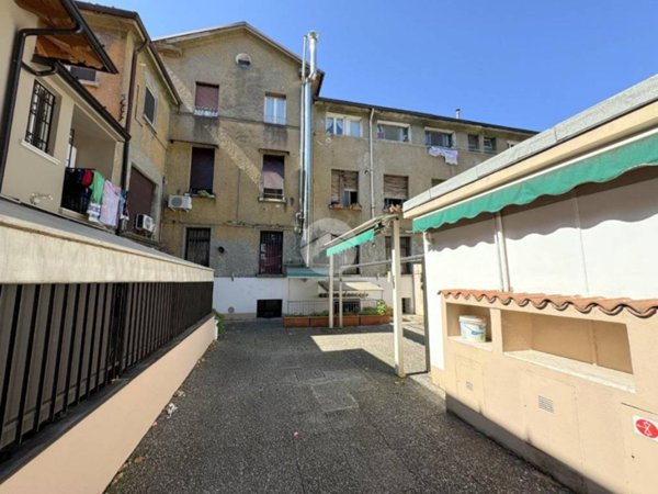 negozio in affitto a Brescia in zona Mompiano