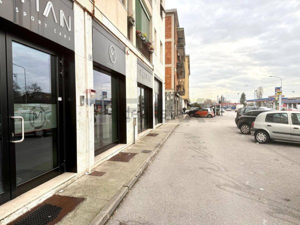 locale commerciale in affitto a Brescia in zona Don Bosco