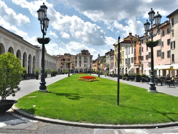 negozio in affitto a Brescia in zona Centro Storico