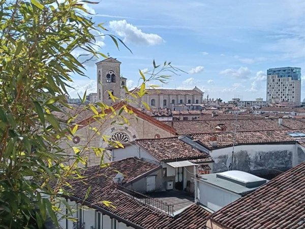 appartamento in affitto a Brescia in zona Centro Storico