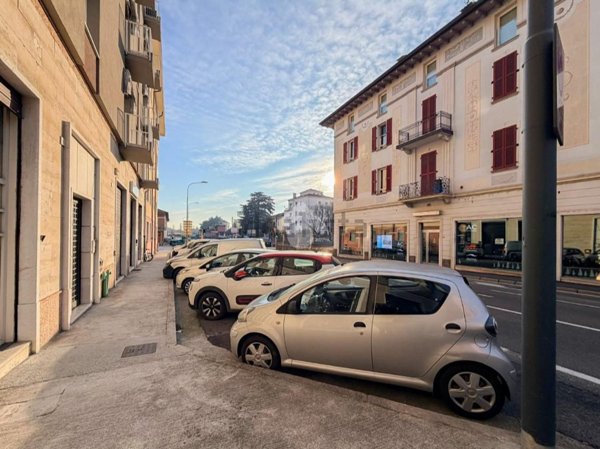 negozio in affitto a Brescia in zona Porta Venezia
