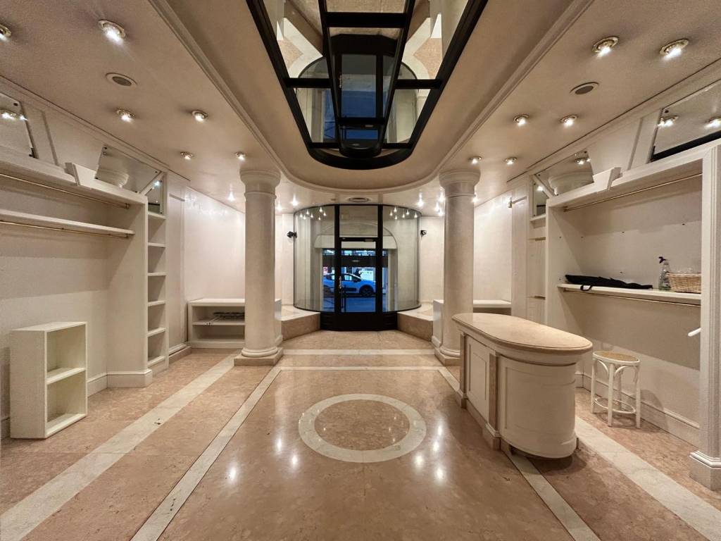 negozio in affitto a Brescia in zona Centro Storico