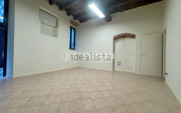 locale di sgombero in affitto a Brescia in zona Centro Storico