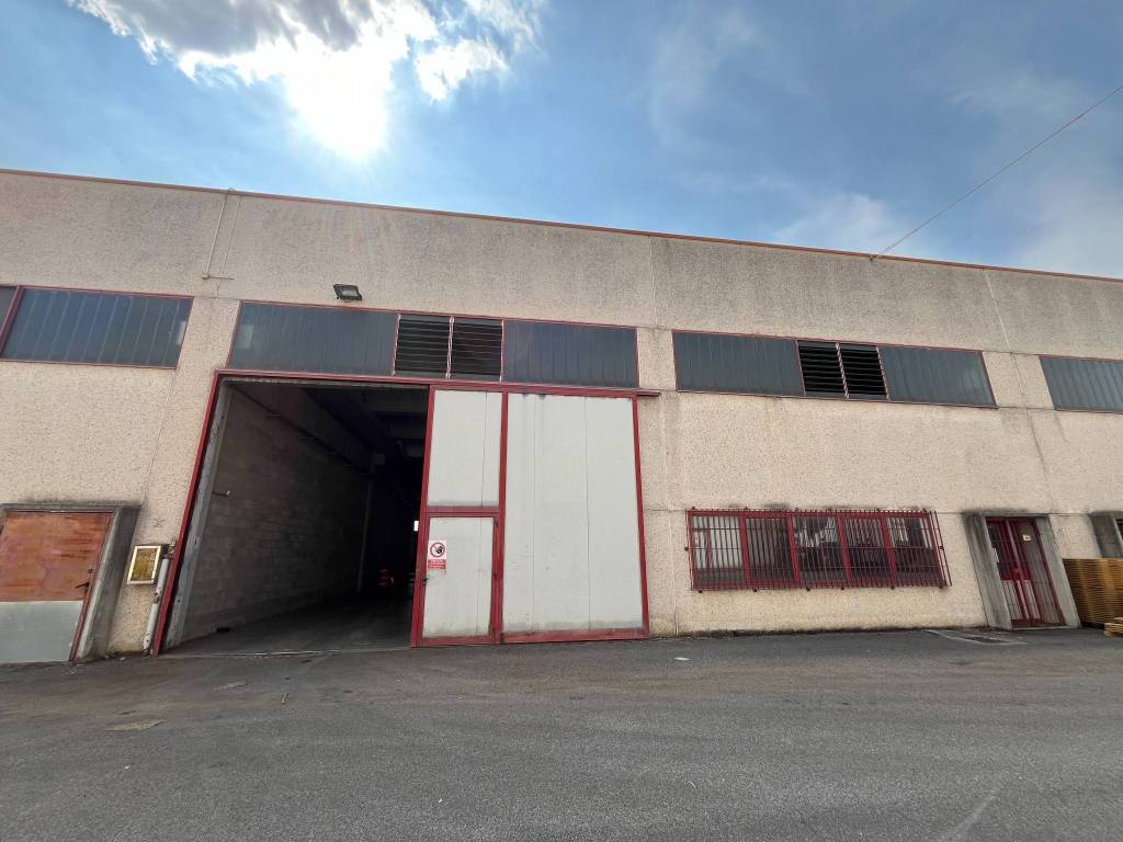 locale commerciale in affitto a Brescia in zona Volta