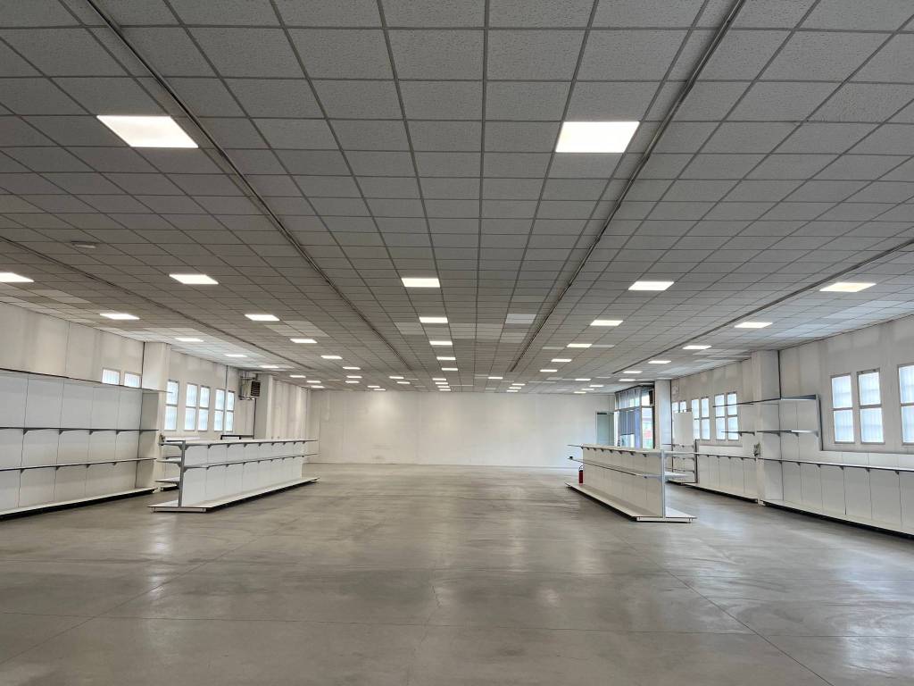 locale commerciale in affitto a Brescia in zona Volta