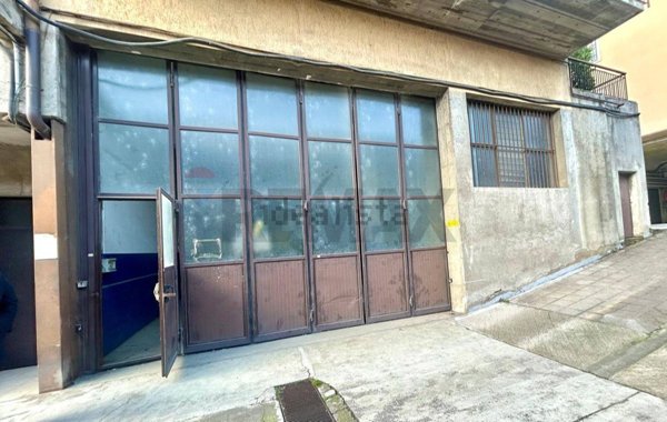 locale di sgombero in affitto a Brescia in zona San Polo