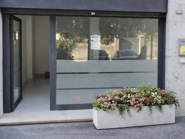 negozio in affitto a Brescia in zona Mompiano