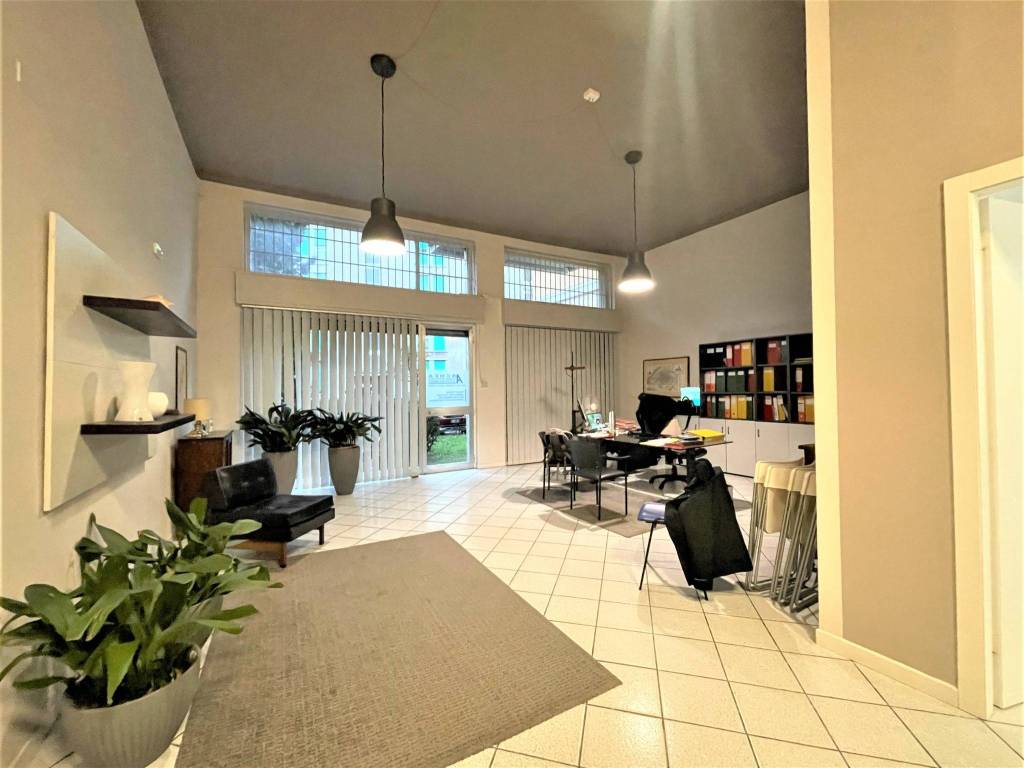 negozio in affitto a Brescia in zona Borgo Trento