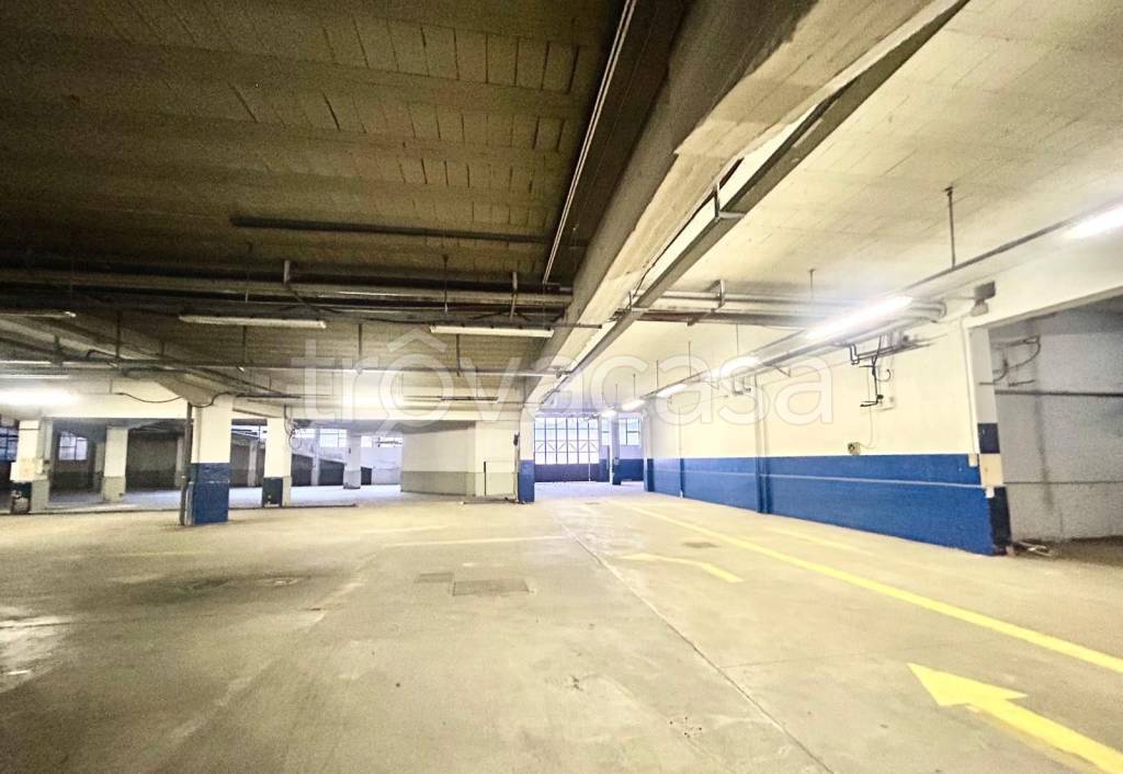 locale commerciale in affitto a Brescia