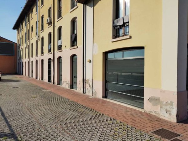 negozio in affitto a Brescia in zona Sant'Eufemia