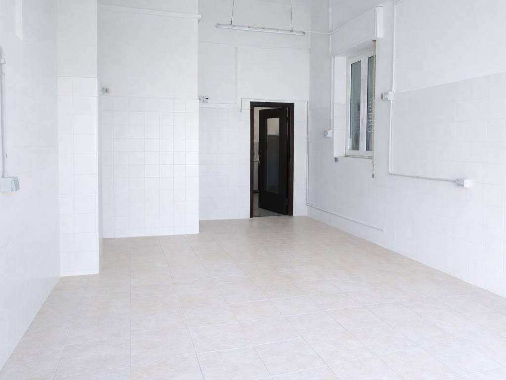 negozio in affitto a Brescia in zona Chiusure