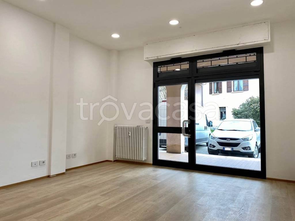 negozio in affitto a Brescia in zona Mompiano