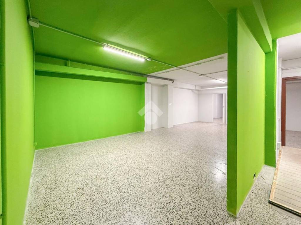 negozio in affitto a Brescia in zona Porta Venezia