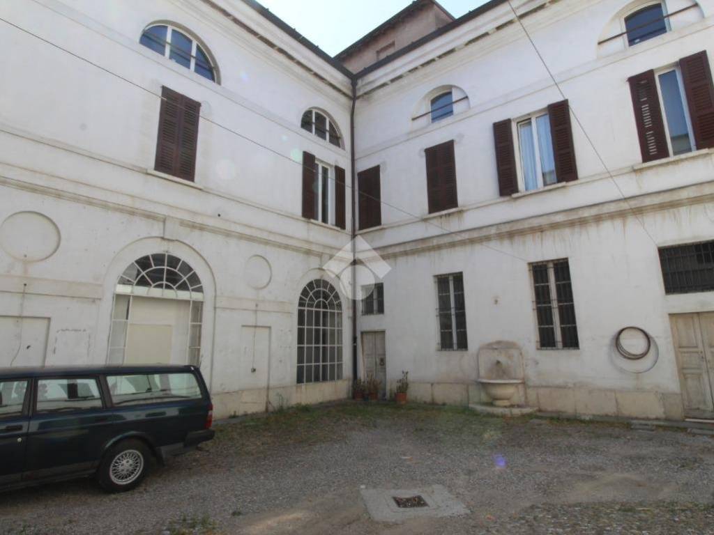 locale commerciale in affitto a Brescia in zona Centro Storico