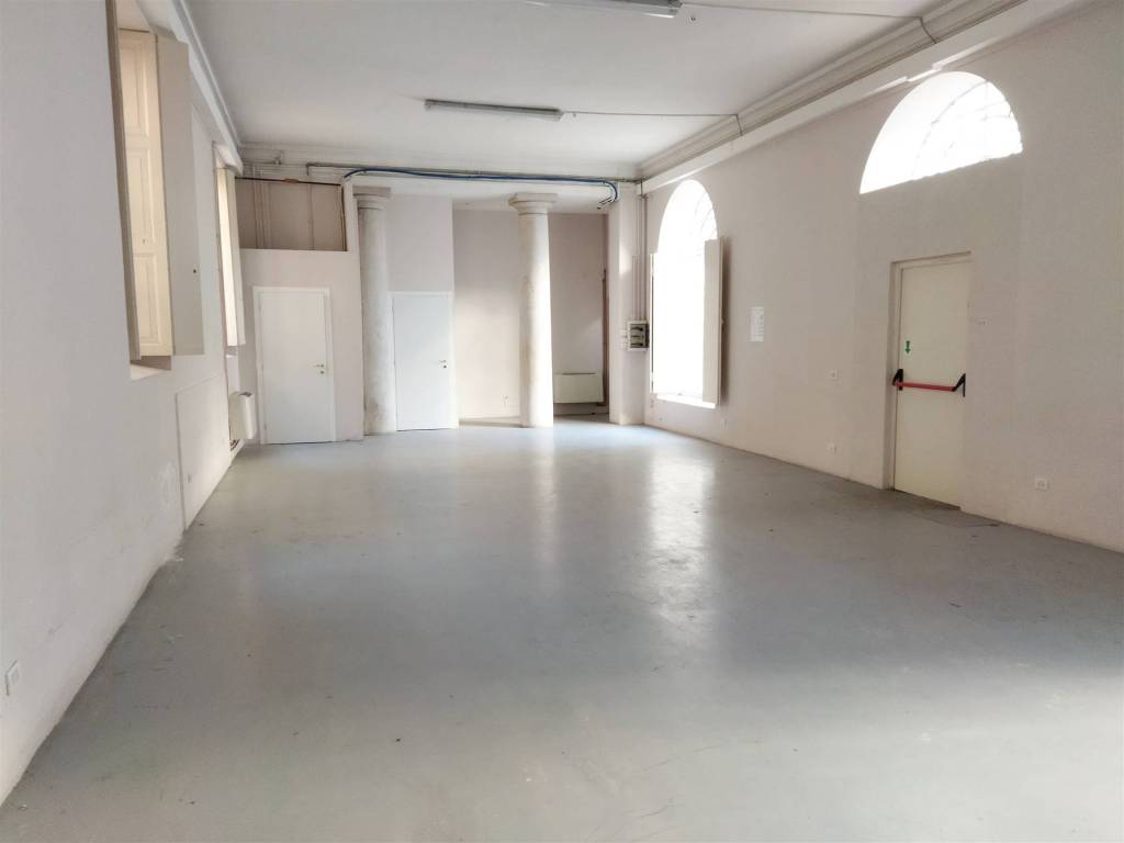 locale commerciale in affitto a Brescia in zona Centro Storico