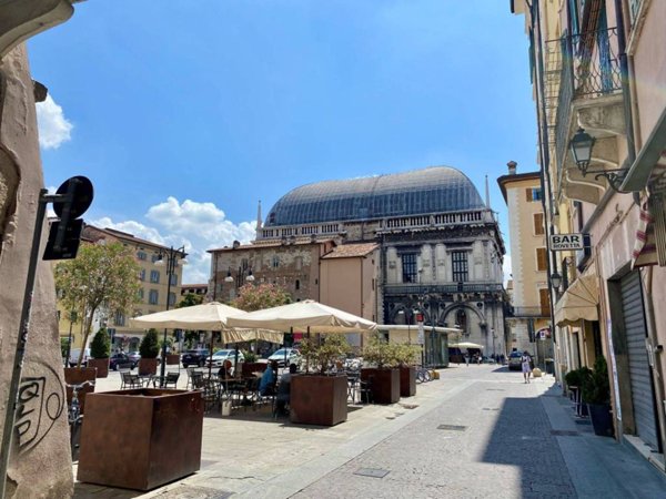 negozio in affitto a Brescia in zona Centro Storico