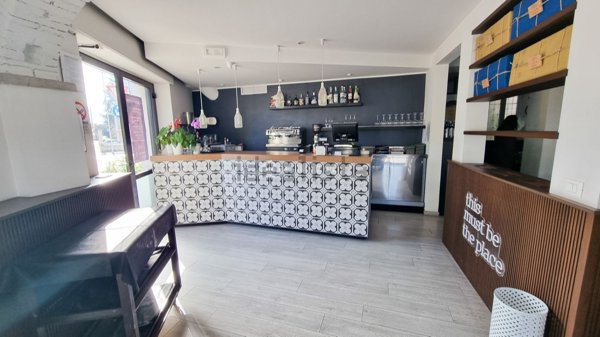 negozio in affitto a Brescia in zona Volta