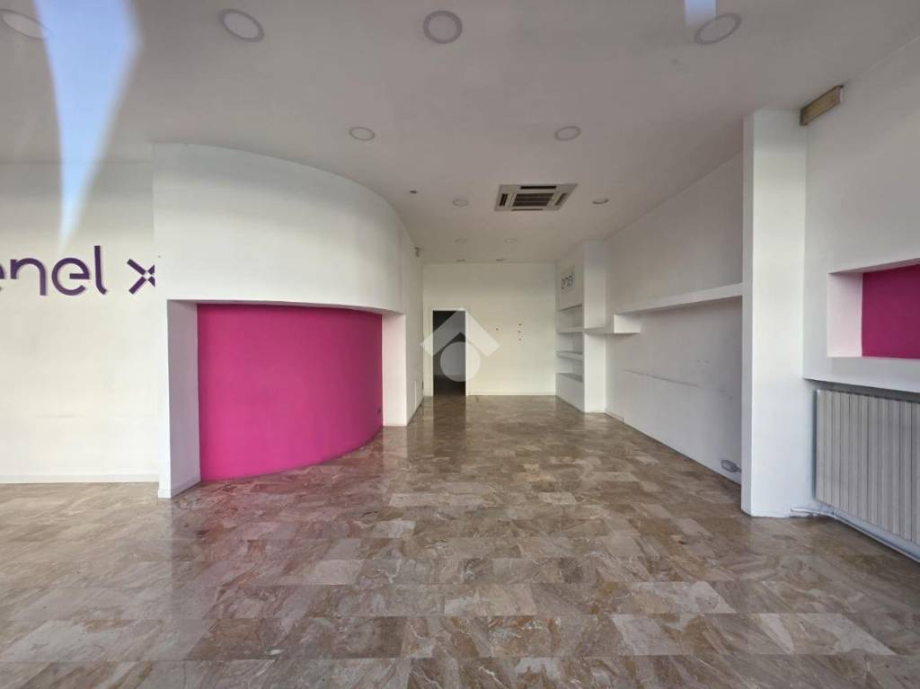 negozio in affitto a Brescia