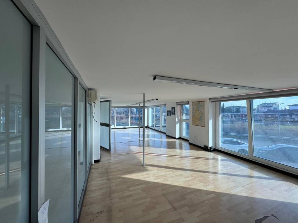 negozio in affitto a Brescia in zona Chiusure