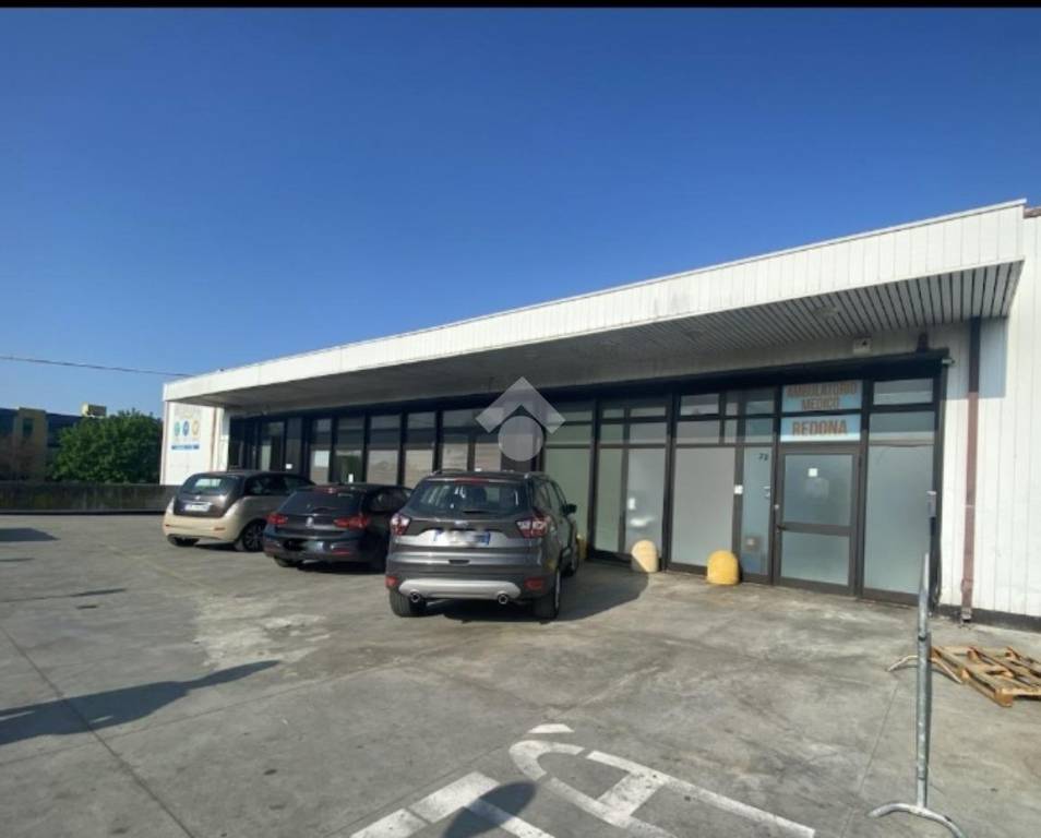 negozio in affitto a Brescia in zona Quartiere Primo Maggio