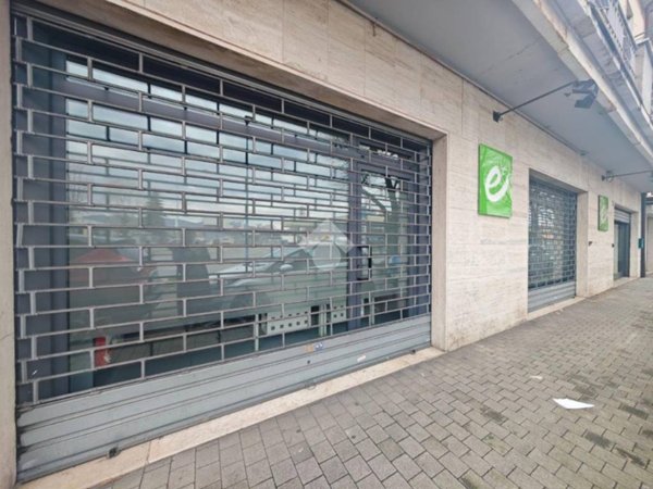 negozio in affitto a Brescia in zona Volta