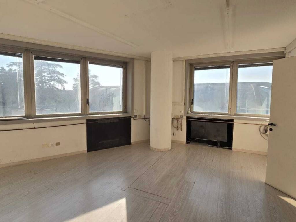 ufficio in affitto a Brescia in zona Crocifissa di Rosa