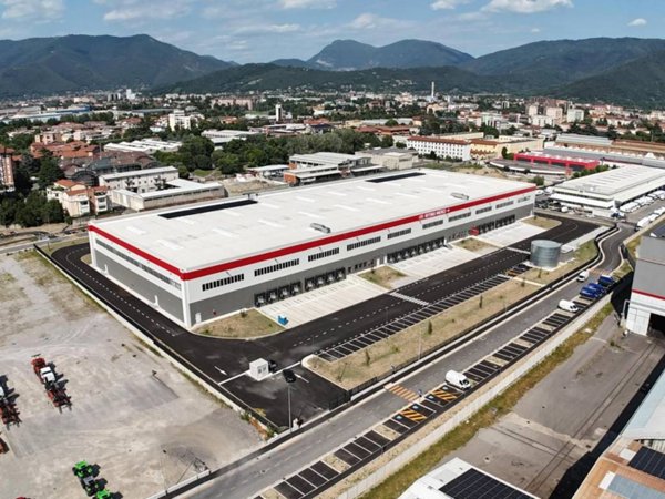 locale commerciale in affitto a Brescia in zona Volta
