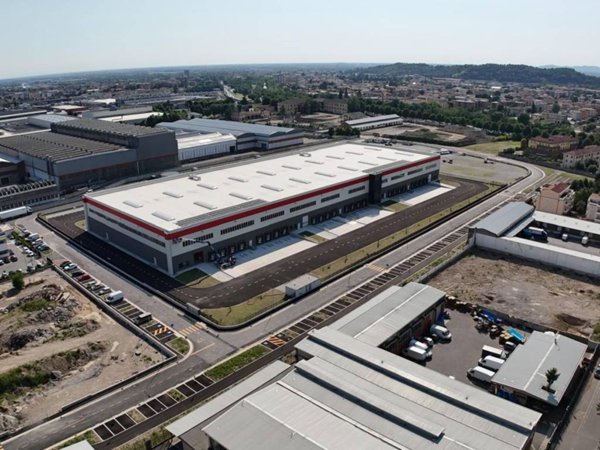 locale commerciale in affitto a Brescia in zona Volta